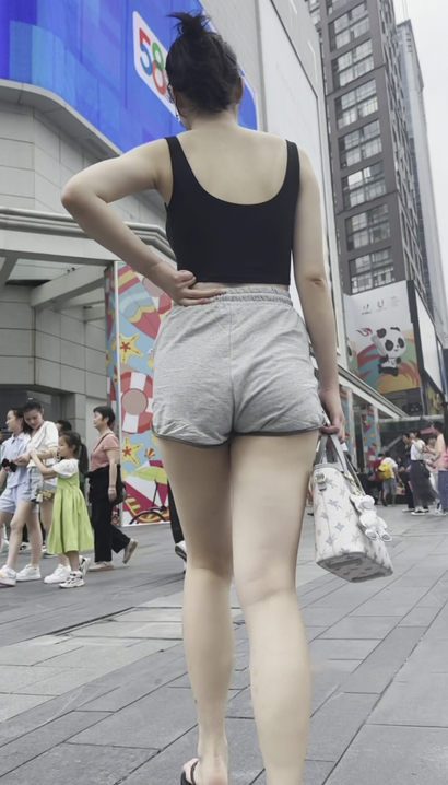 【视频】一个风姿绰约的极品热裤美腿御姐[JL-A1YD]