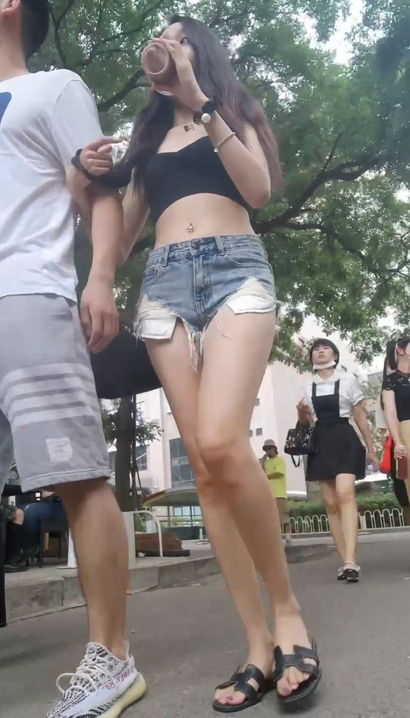 【视频】偶遇美丽大方的新潮热裤丰臀美女[MA-8QD3]