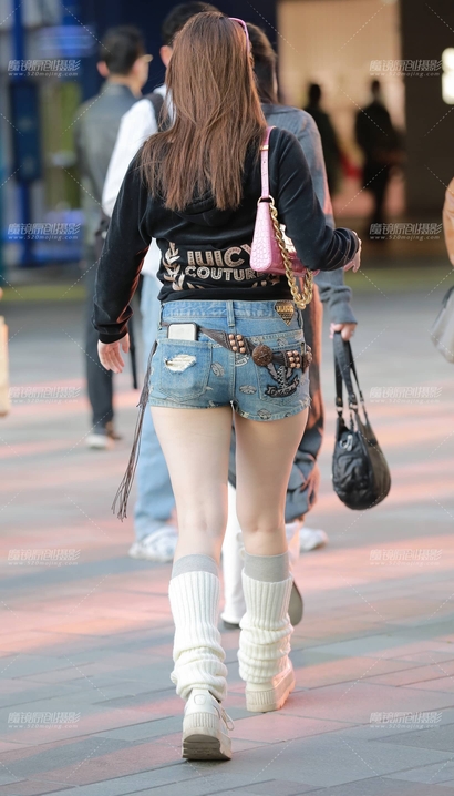 偶遇软玉温香的小清新热裤丰臀美女[KW-96Y6]