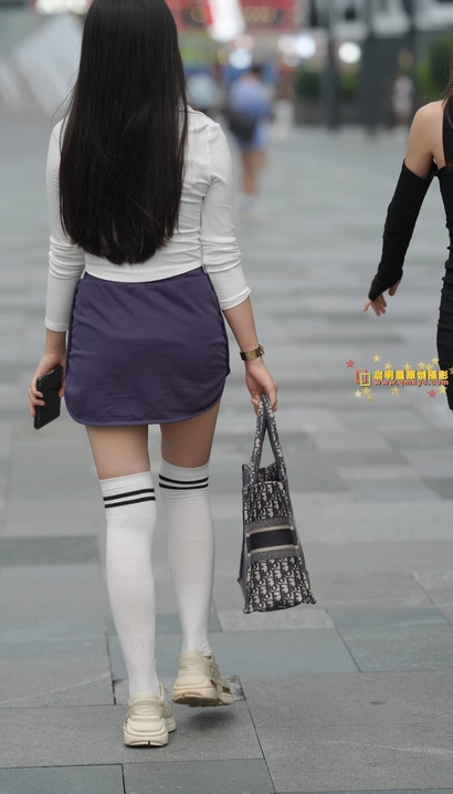 一位颜值很高的极品裹臀裙丰臀女孩[UO-6C9T]
