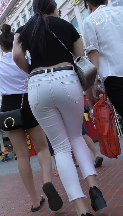 【视频】街拍软玉温香的性感精美衣着翘臀女生[PI-V5Y9]