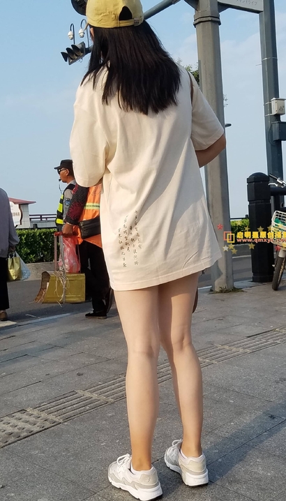 抓拍青春活力的时髦热裤大长腿美女[PR-63P0]