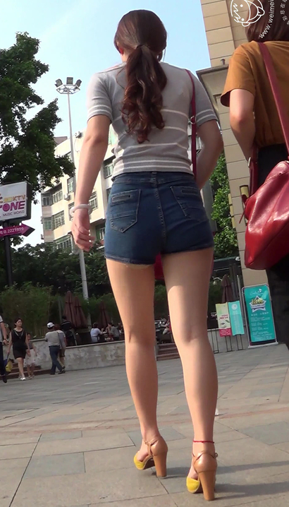 【视频】偶遇袅袅娉娉的前卫优雅衣着翘臀靓女[FP-U7KX]