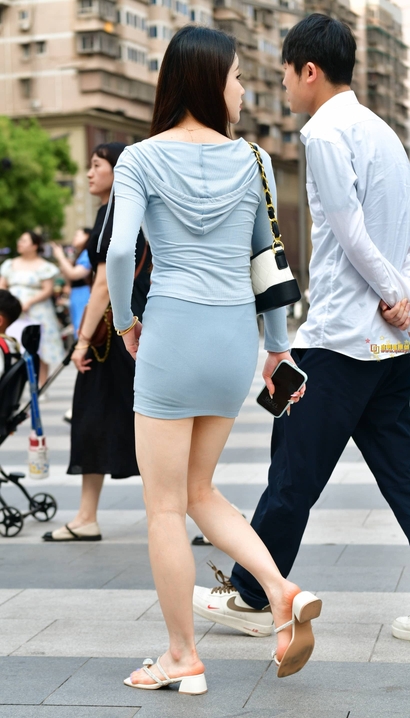 偶遇绝色美人的小清新小短裙翘臀小姐姐[VQ-1T22]