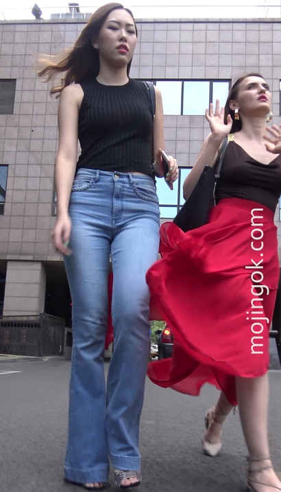 【视频】一个曲线玲珑的气质精致服饰紧臀美眉[MZ-5IW9]