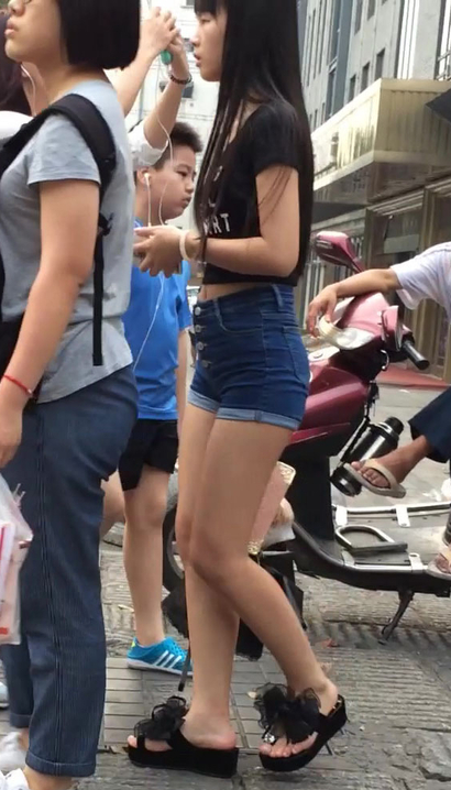 【视频】一个楚楚动人的新潮雅致装束紧臀女生[RX-Q155]