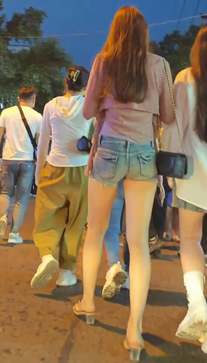 【视频】一个颇具气质的气质热裤翘臀女神[CB-C7BK]