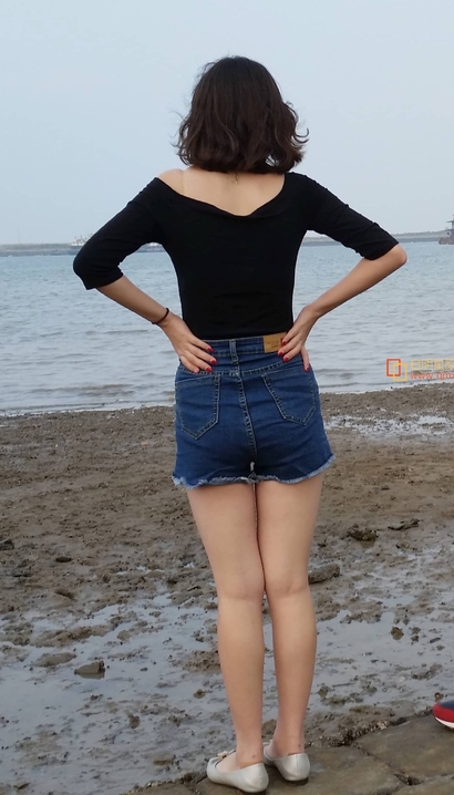 一个天生尤物的风尚热裤翘臀靓女[PT-7504]