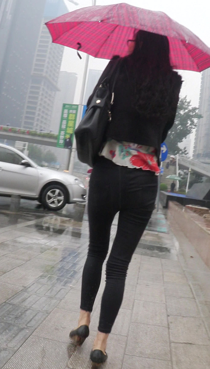 【视频】抓拍聘婷秀雅的极品精致衣着长腿御姐[DG-AZ3N]