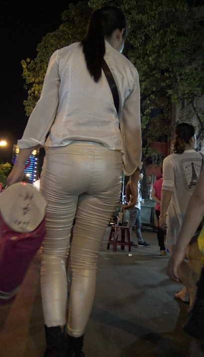 【视频】街拍秀丽端庄的风尚清雅着装美腿靓女[TT-2CG9]