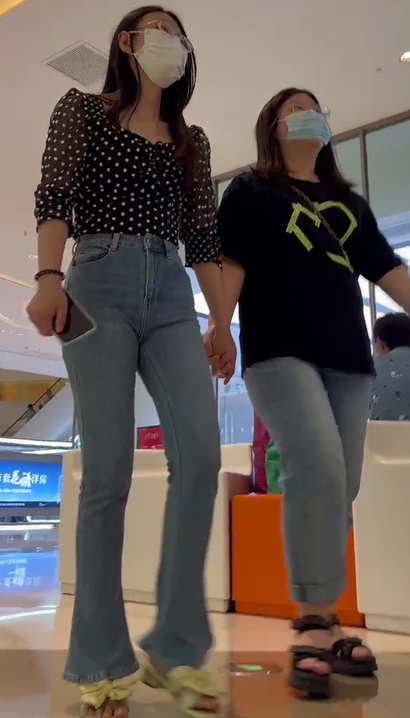 【视频】偶遇袅袅婷婷的小清新紧身牛仔裤丰臀女孩[PD-B4E9]