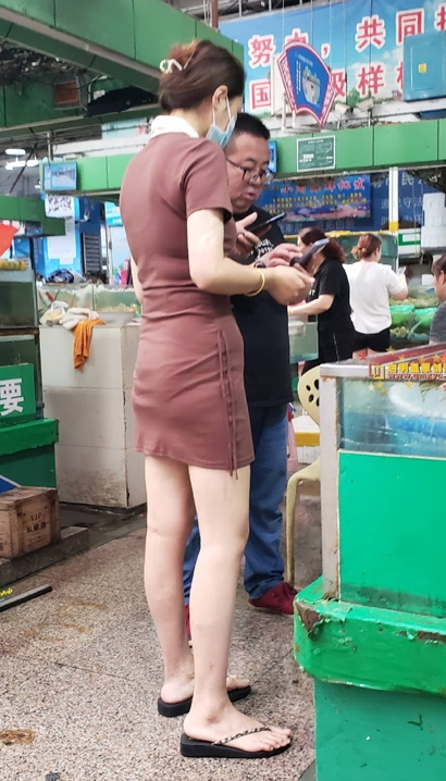 抓拍如花似玉的时尚包臀裙紧臀女神[UF-97C6]
