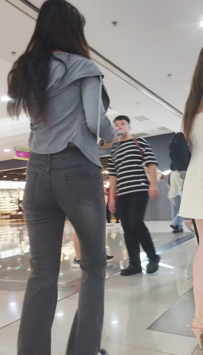 【视频】一位气质出众的极品牛仔裤圆臀御姐[HC-JE42]