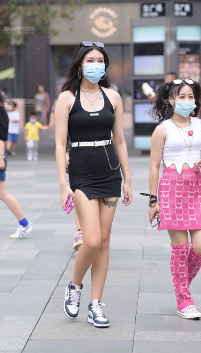 一个温婉可人的潮流裹臀裙宽臀女孩[WC-YJ48]