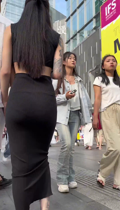 【视频】一个翩若惊鸿的气质包臀裙宽臀美女[RP-4HH4]